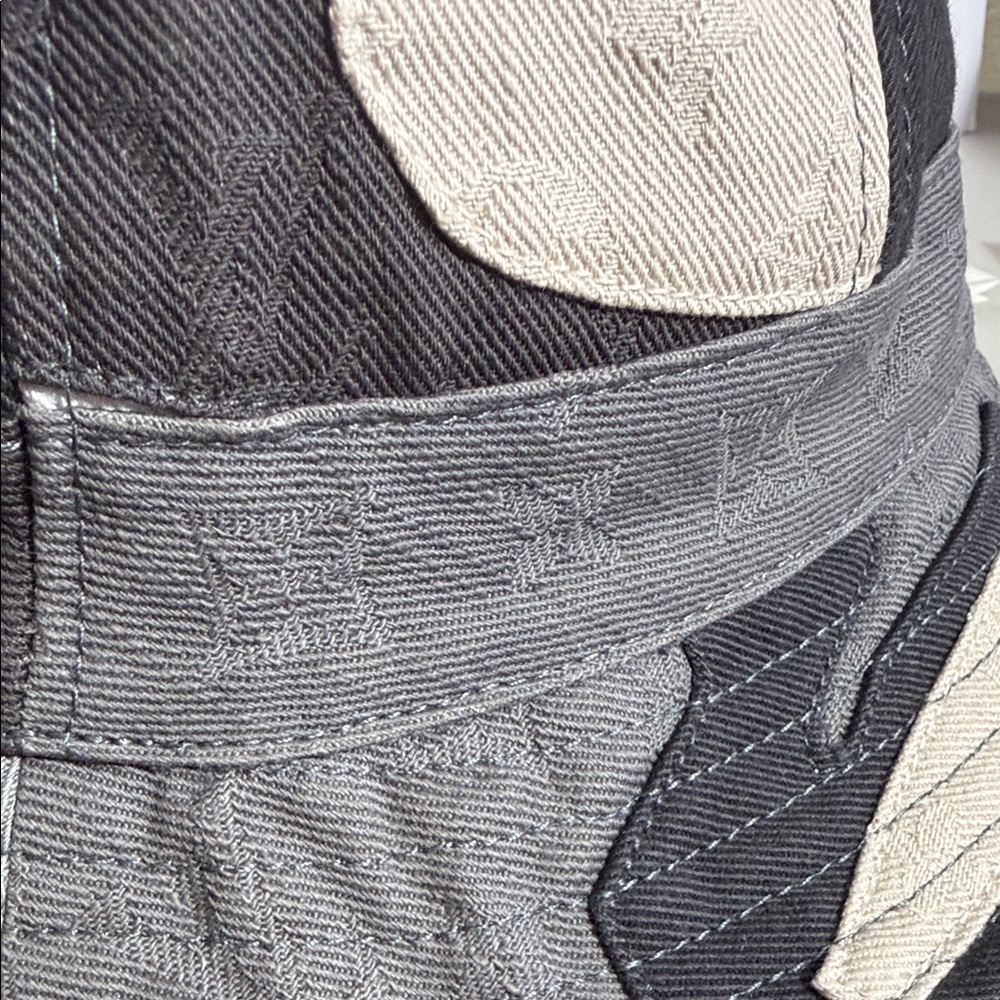 Louis Vuitton DENIM Monogram portrait Bucket Hat in Gray and Black medium - Picture 15 of 15